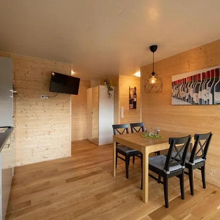 Rosenhaus-1 Appartement *